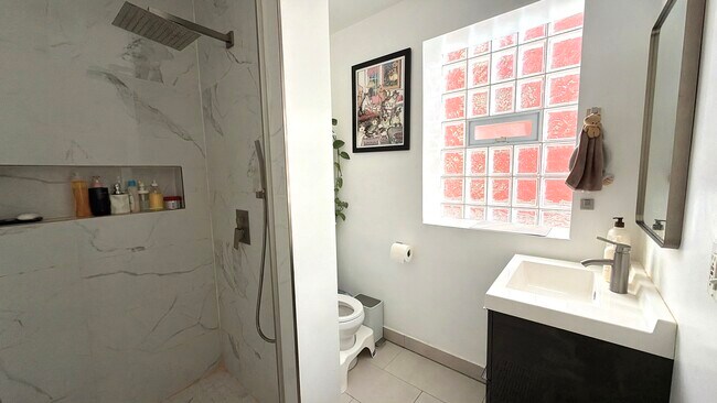 1032 W 31st Place unit 1, Chicago, IL 60608 - photo 3