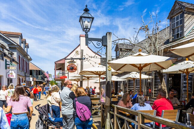 Grab a bite at Bull & Crown Publick House in St Augustine Historic District.