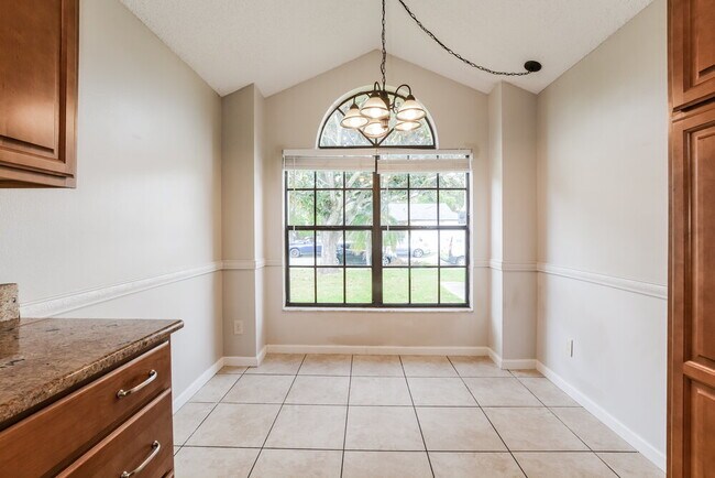 1006 Burnett St, Oviedo, FL 32765 - photo 5