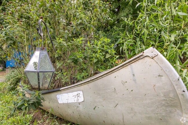 Beauty and tranquility can be found throughout the Martha Jefferson neighborhood.