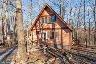 184 Black Twig Rd, Apple Mountain Lake, VA 22642