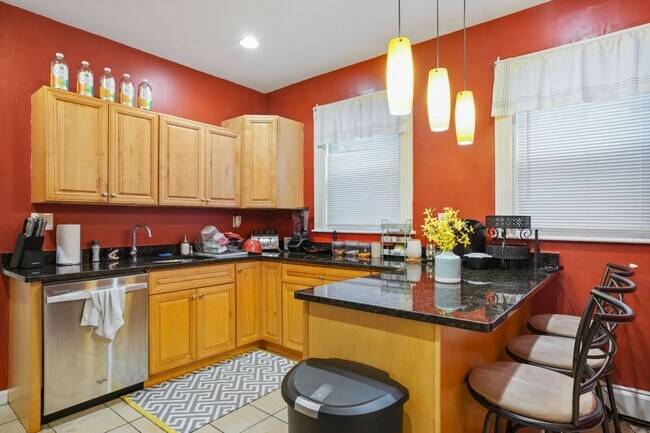 70 Calumet St unit 2, Roxbury Crossing, MA 02120 - photo 3