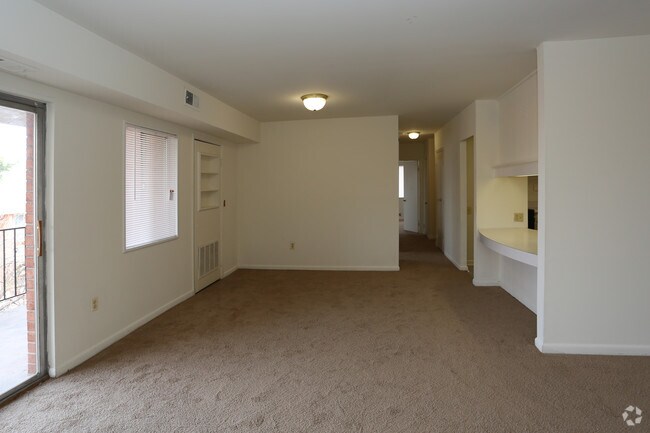 Edgewood Apartments, Hagerstown, MD 21740 - photo 7