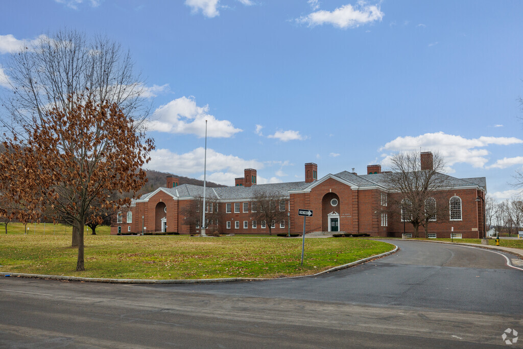 C.S. Driver Middle School is an above average, public school located in MARCELLUS, NY.