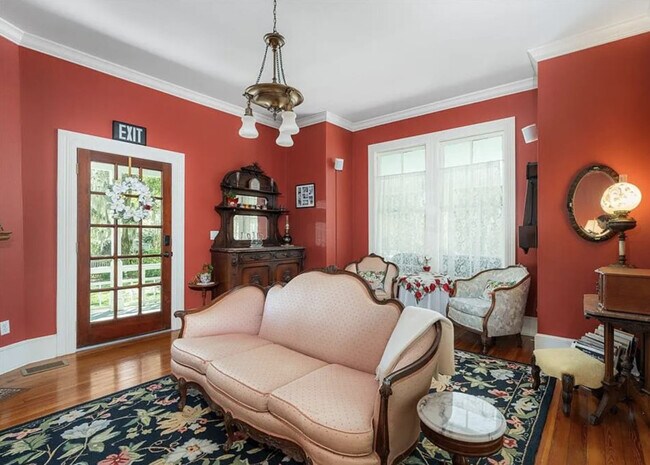 205 SE 7th St unit ID1359120P, Gainesville, FL 32601 - photo 3