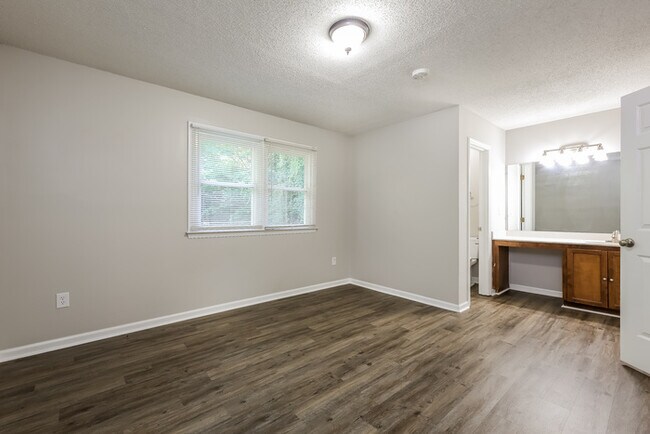 302 Laurel Tree Ln, Simpsonville, SC 29681 - photo 7