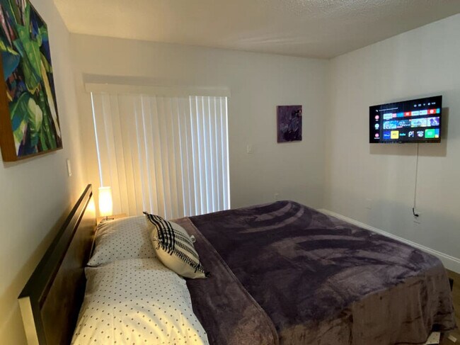 470 SW 7th St unit ID1056518P, Miami, FL 33130 - photo 4