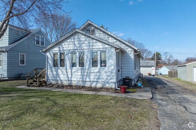 Bungalow-style homes in Rock Falls with detached garages average about $115,000.