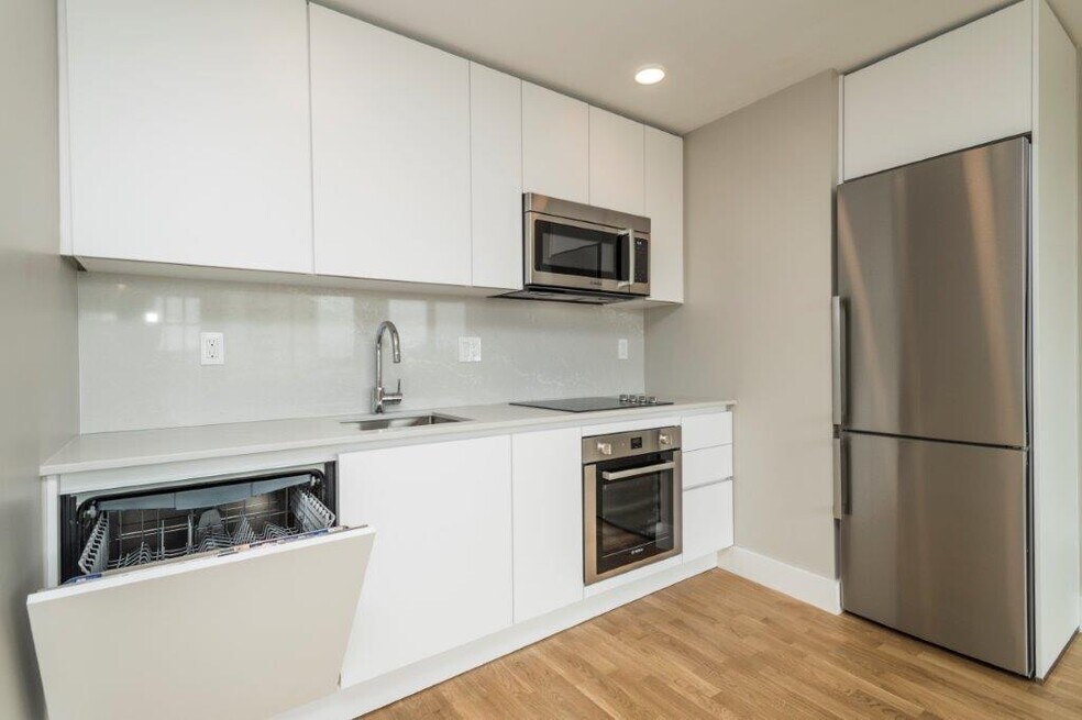 330 Harvard St unit 7, Cambridge, MA 02139 - photo 1