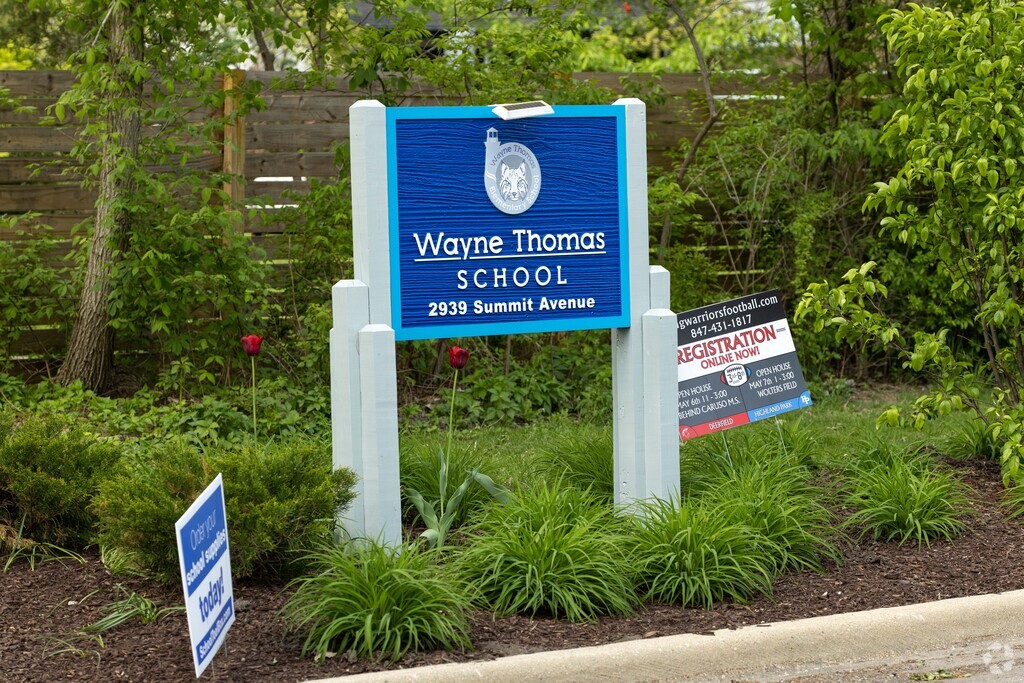 Wayne Thomas Elementary School has a 9/10 Summary Rating on GreatSchools.org.