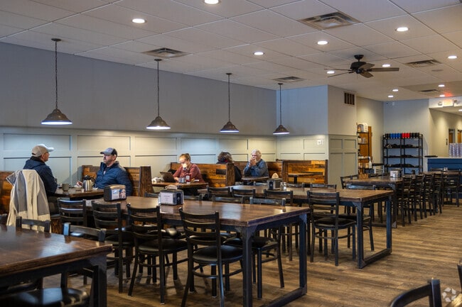 Double Shot offers sandwiches and burgers as a quick lunch in Cokato.