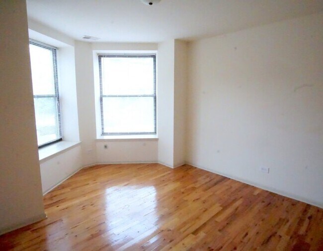 1311 W Leland Ave unit 4, Chicago, IL 60640 - photo 5