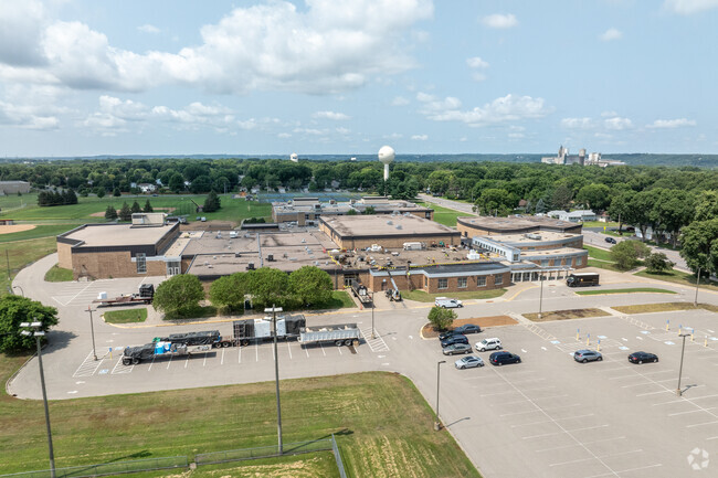 Shakopee Jr High West has an enrollment of about 895 students.