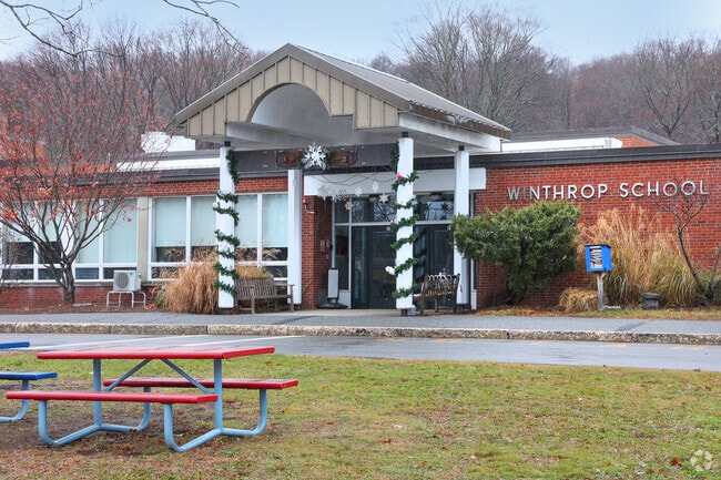 Winthrop School is located Ipswich.