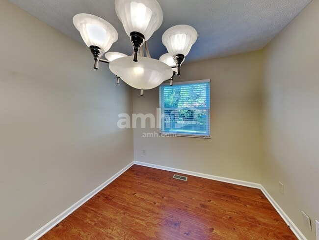 8612 Oak Creek Dr, Lewis Center, OH 43035 - photo 6