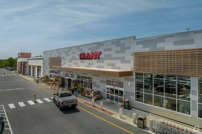 All of your grocery needs in Broomall can be met at the local Giant grocery store.