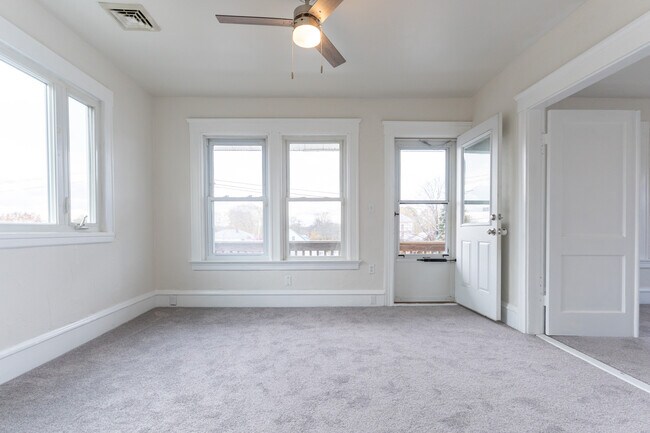 643 Rathbun St unit 643 Rathbun St 3, Blackstone, MA 01504 - photo 5