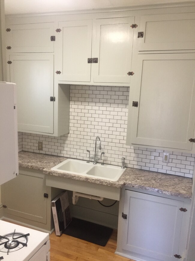 118 Pine St unit FURNISHED, Sheboygan Falls, WI 53085 - photo 4