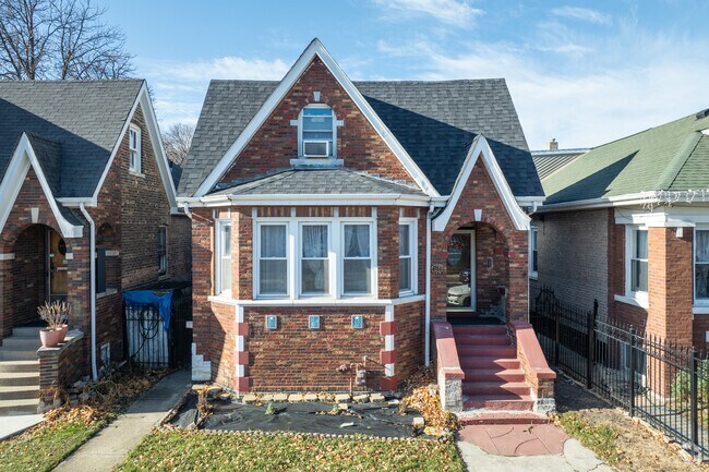Chicago Lawn residential homes are often are made of brick.