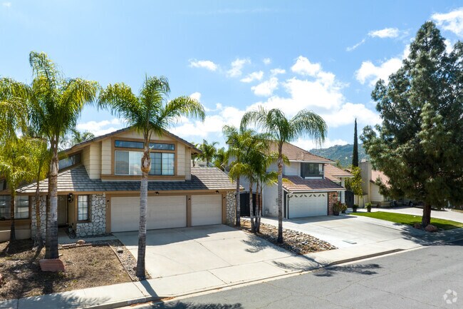 A variety stone and brick textures seen on homes in country club heights Lakeland neighborhood.