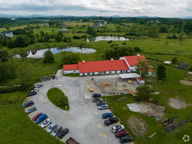 The Schoolhouse Learning is a private independent school serving grades pre-K to 8.