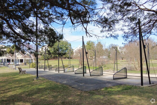 Enjoy a quick game of gold at Pinecrest Golf Course in Lincolnia.