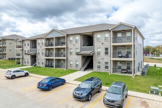 445 Warfield Blvd, Clarksville, TN 37043