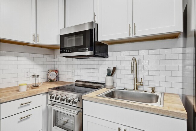 2802 Whitis Ave unit 103, Austin, TX 78705 - photo 3