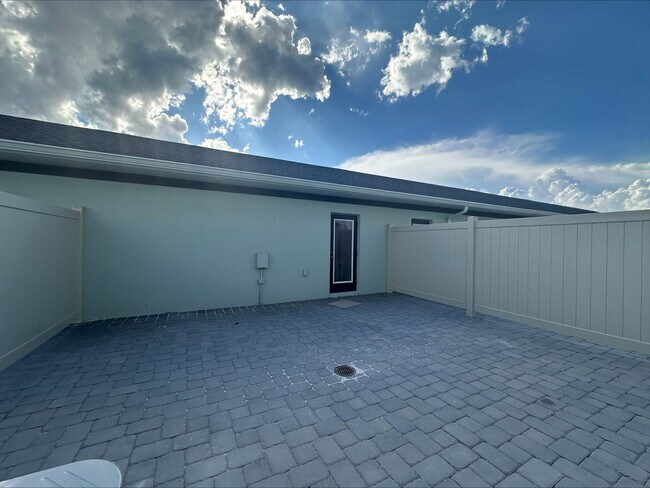1404 Lumpini St, Saint Cloud, FL 34771 - photo 3