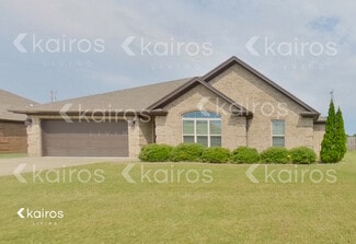 94 Cottonwood Dr, Muscle Shoals, AL 35661