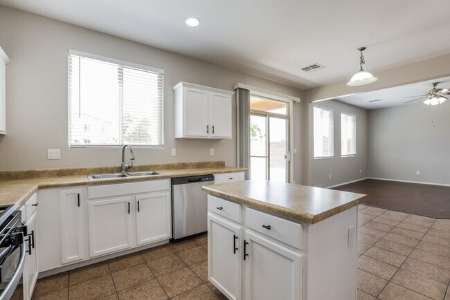 7439 W Maldonado Rd, Laveen, AZ 85339 - photo 7