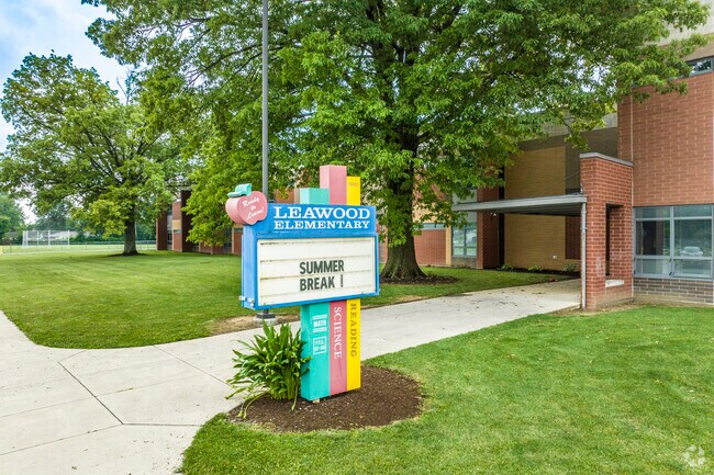 Leawood Elementary is a public school in Leawood serving the Columbus area.