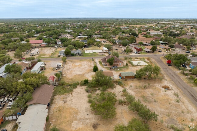 Eidson Road features lots of different sizes—some perfect for livestock.