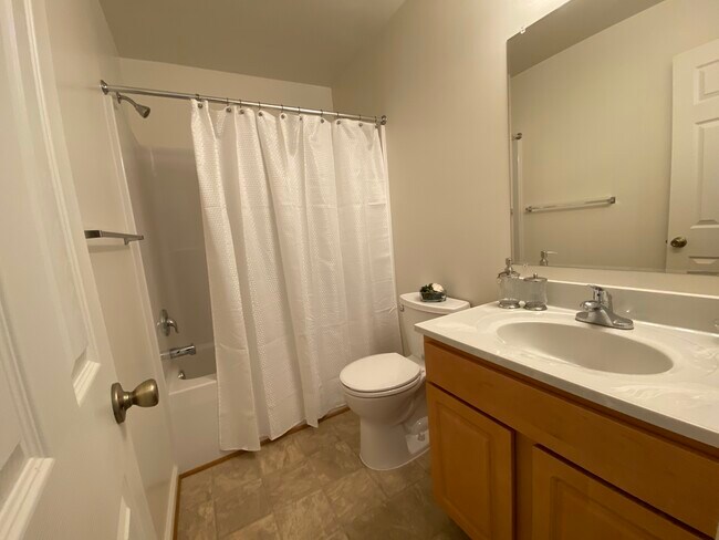 The Abbey at South Riding, Chantilly, VA 20152 - photo 5