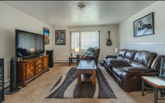 333 W Ingals Ave unit 331, Bismarck, ND 58504 - photo 2