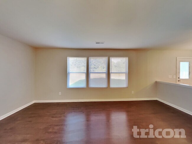 963 Bitting Hall Cir, Rural Hall, NC 27045 - photo 3