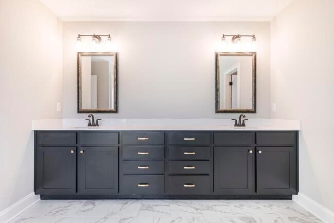 408 Bella Notte Cir 40.jpg