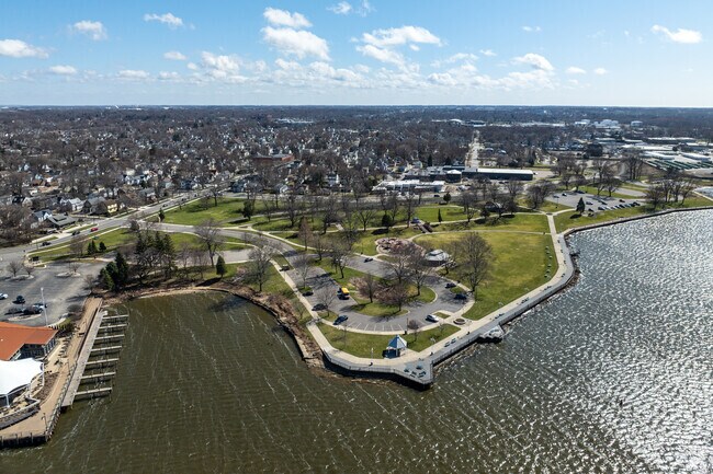 Kollen Park, located near the Westside neighborhood, has trails and public boat access as well.