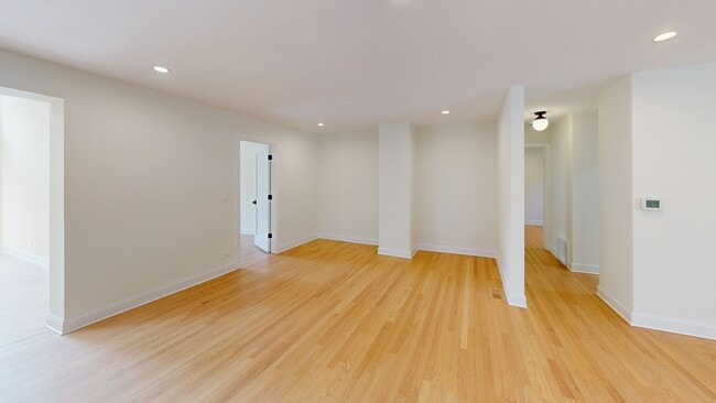 839 Meadowlark Ln, Glenview, IL 60025 - photo 2