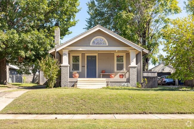 Many Craftsman homes are scattered throughout Florence Park.