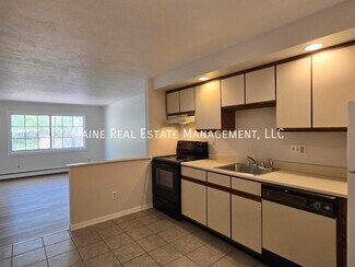 20 Tall Pines Dr Unit 11, Lewiston, ME 04240