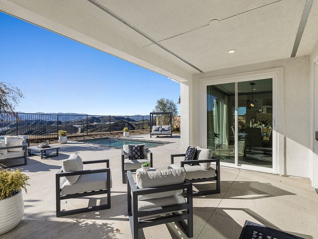 28909 Saddle Cir, Castaic, CA 91384 - photo 5