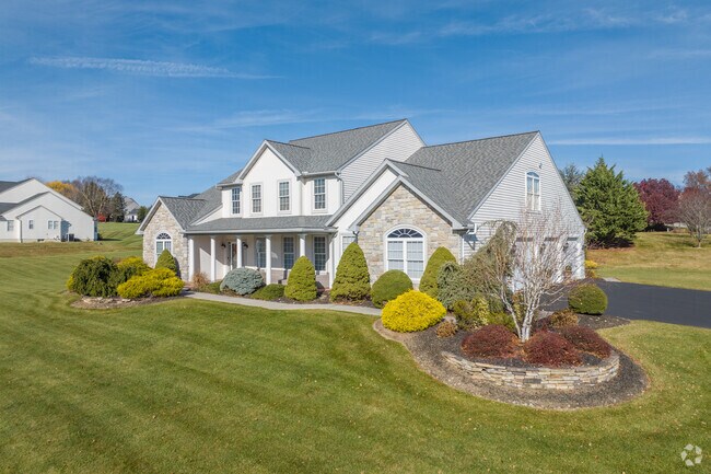 A view of Golden Oaks Golf Club can be yours in Ruscombmanor.