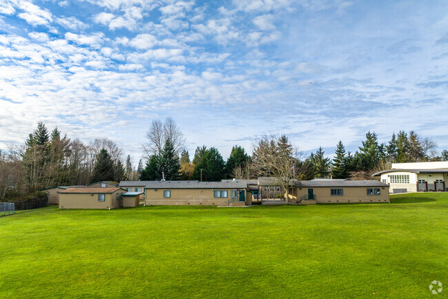 Aces High School is in the Holly neighborhood district of Everett, WA.