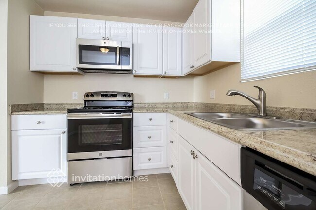 5342 Xanadu St, Denver, CO 80239 - photo 4