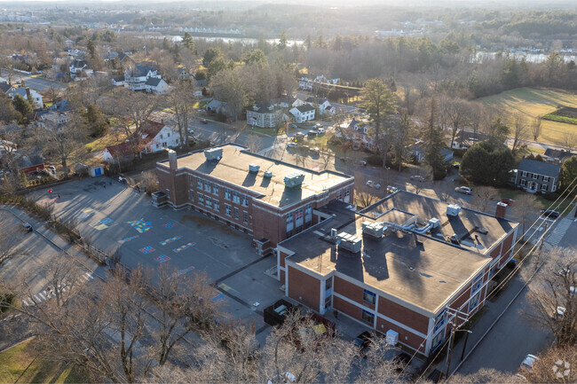 Webster Elementary School is a public school in Manchester.