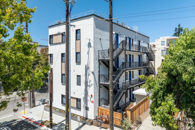 Special Promo! Private Bed near UC Berkeley!, Berkeley, CA 94704 - photo 3