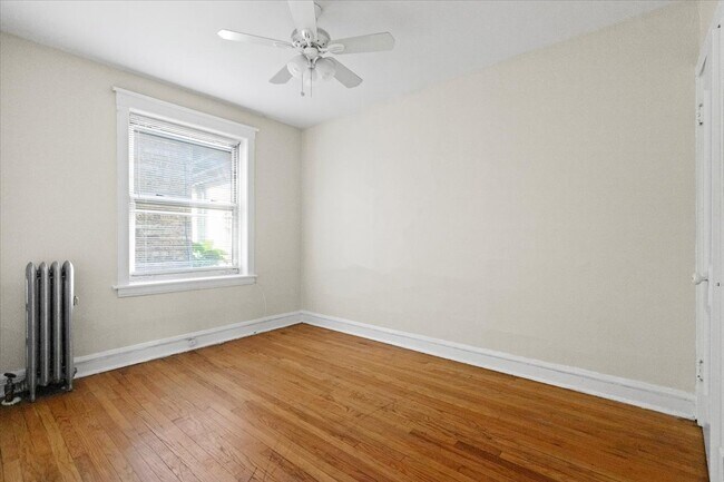 2342 W Touhy Ave unit 42-2B, Chicago, IL 60645 - photo 6