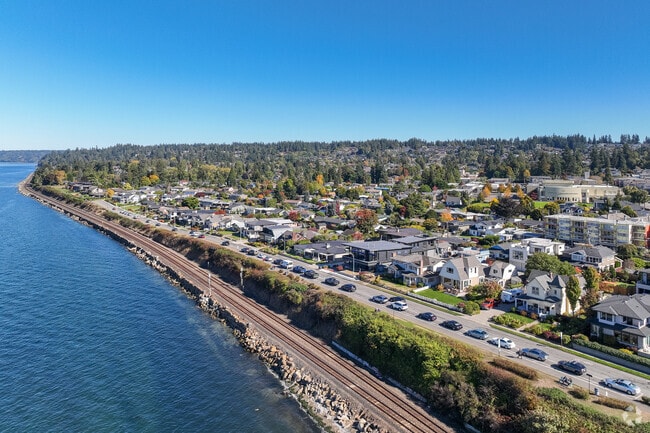 Edmonds Bowl is a stone's throw from the Puget Sound.