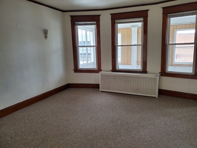 669 Washington Ave unit 3, Albany, NY 12206 - photo 3
